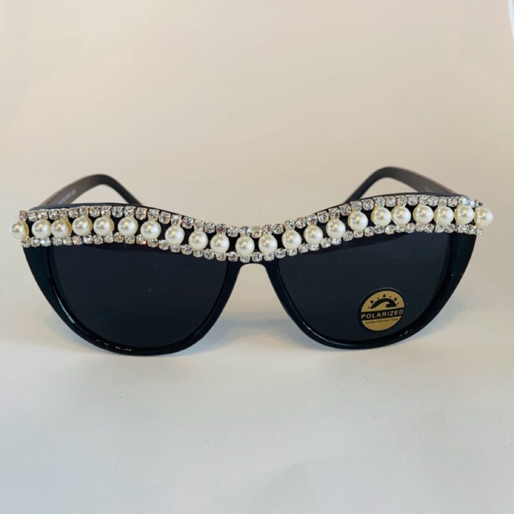 Elegant Black Sunglasses with Pearl and Rhinestone Accents